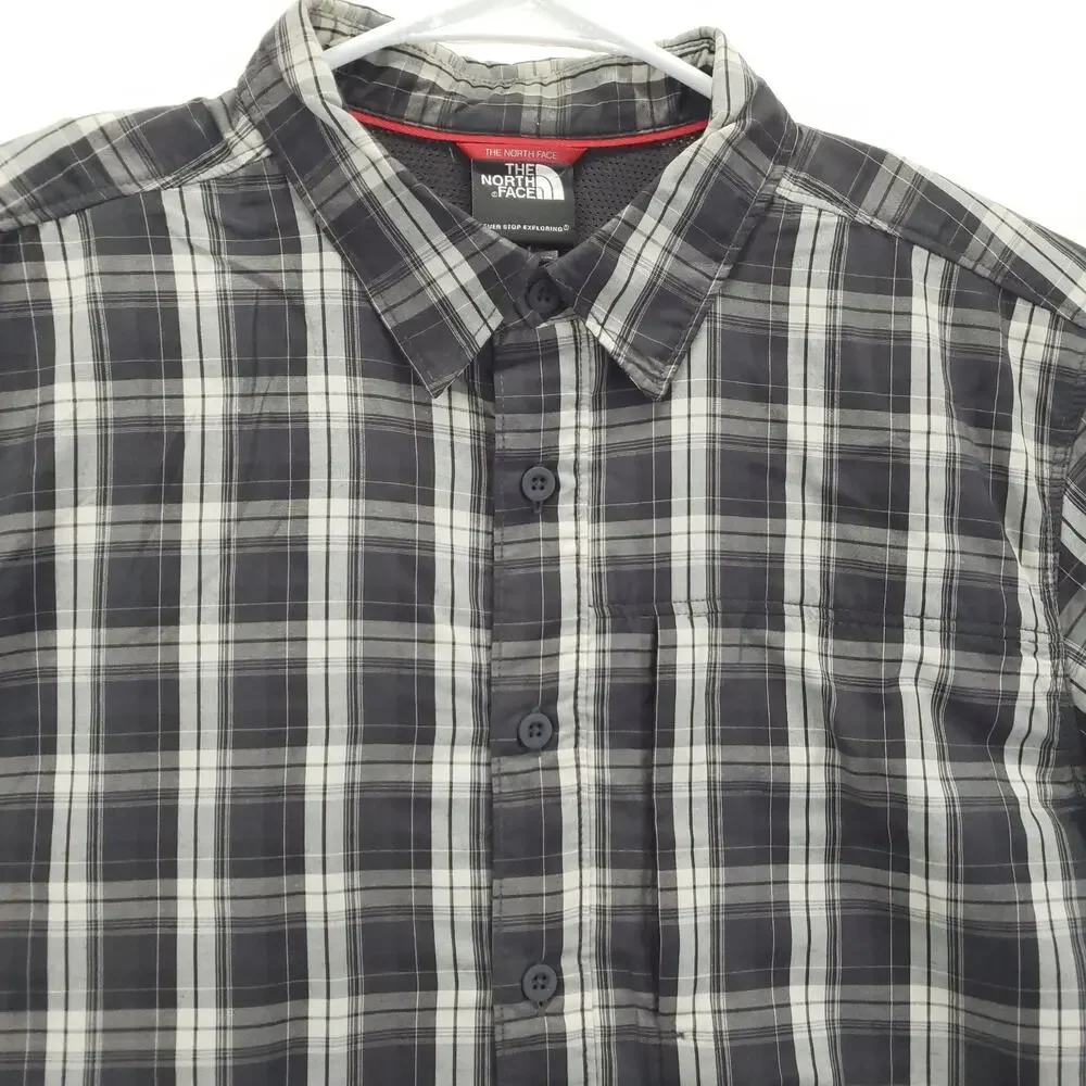 The North Face Shirt Men Medium Black White Plaid Short Sleeve Classic Button-Up